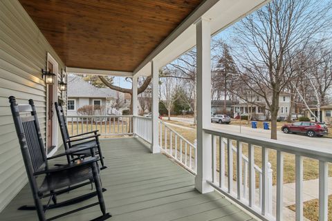 Tiny photo for 933 Elm Street, St. Charles, IL 60174 (MLS # 12577541)