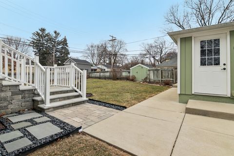 Tiny photo for 933 Elm Street, St. Charles, IL 60174 (MLS # 12577541)