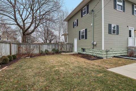 Tiny photo for 933 Elm Street, St. Charles, IL 60174 (MLS # 12577541)