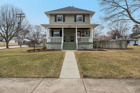 Photo of 933 Elm Street, St. Charles, IL 60174 (MLS # 12577541)
