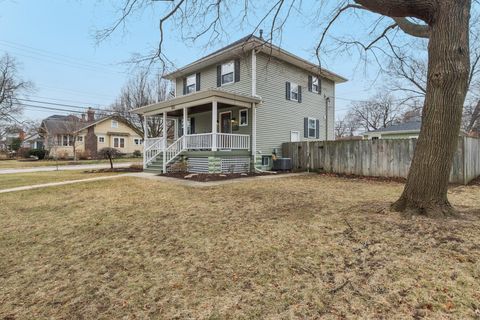 Tiny photo for 933 Elm Street, St. Charles, IL 60174 (MLS # 12577541)