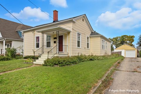 Tiny photo for 331 Chestnut Street, Woodstock, IL 60098 (MLS # 12533903)
