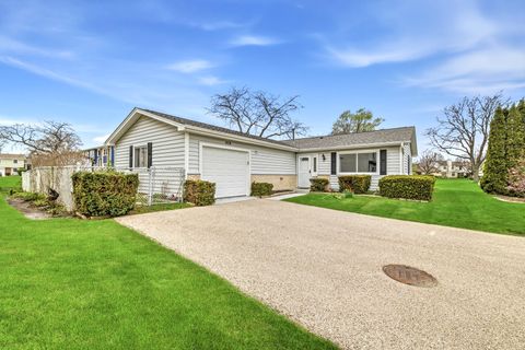 Photo of 1416 Westbury Drive, Hoffman Estates, IL 60192 (MLS # 12605454)