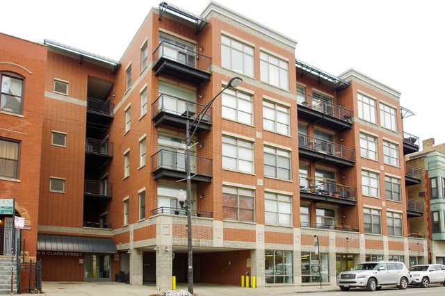 Photo 1 of 12 — 3260 N CLARK Street 407, Chicago, IL 60657