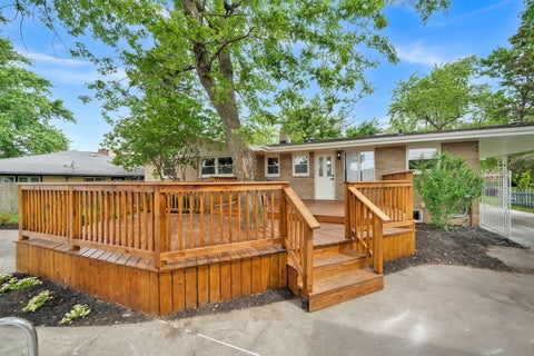 Tiny photo for 3245 S Manor Drive, Lansing, IL 60438 (MLS # 12703901)