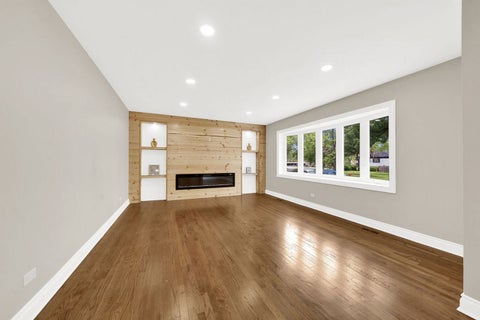 Tiny photo for 3245 S Manor Drive, Lansing, IL 60438 (MLS # 12703901)