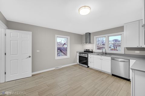 Tiny photo for 2728 135th Street, Blue Island, IL 60406 (MLS # 12432998)