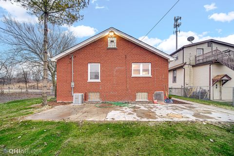 Tiny photo for 2728 135th Street, Blue Island, IL 60406 (MLS # 12432998)