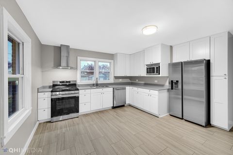 Tiny photo for 2728 135th Street, Blue Island, IL 60406 (MLS # 12432998)