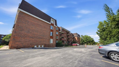 Tiny photo for 121 S Spruce Avenue #207, Wood Dale, IL 60191 (MLS # 12742933)