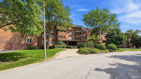 Tiny photo for 121 S Spruce Avenue #207, Wood Dale, IL 60191 (MLS # 12742933)