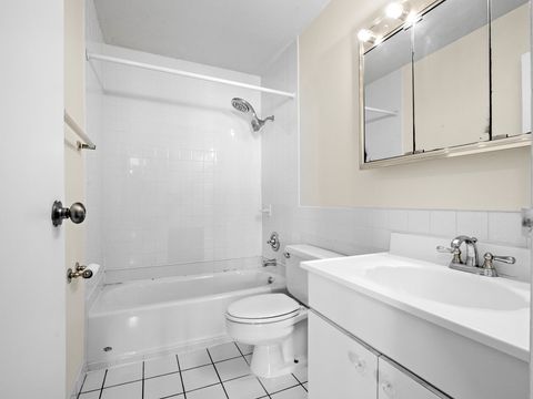 Tiny photo for 6171 N Sheridan Road #1803, Chicago, IL 60660 (MLS # 12391247)