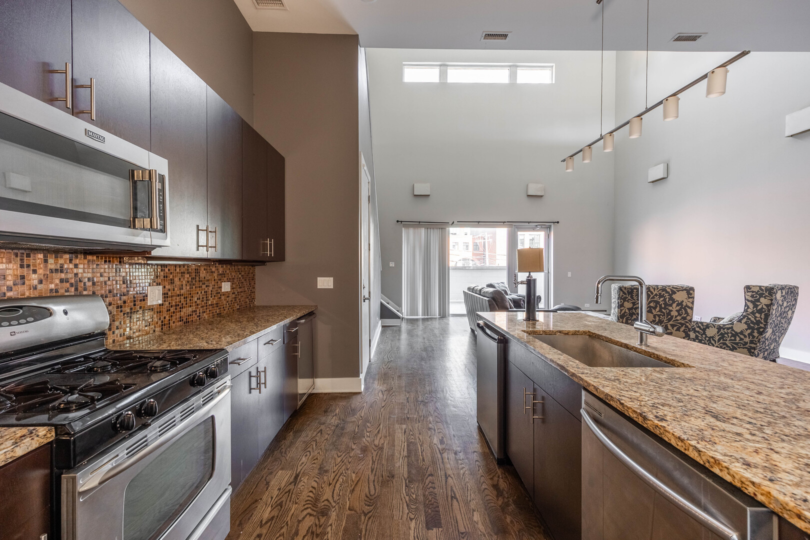 1008 W Lake Street 2