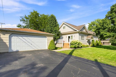 Tiny photo for 792 N Kenilworth Avenue, Elmhurst, IL 60126 (MLS # 12769247)