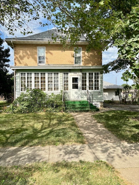 Photo of 111 N Adams Street, Carthage, IL 62321 (MLS # 12749968)