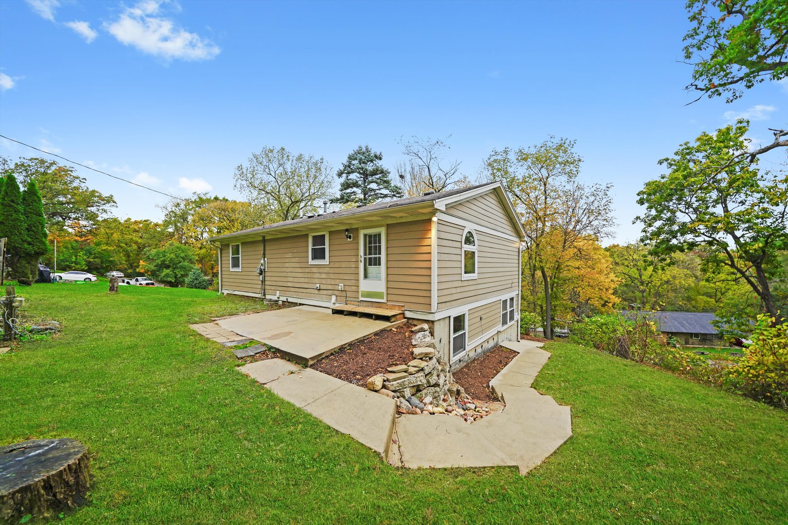 171 LAKESHORE Drive