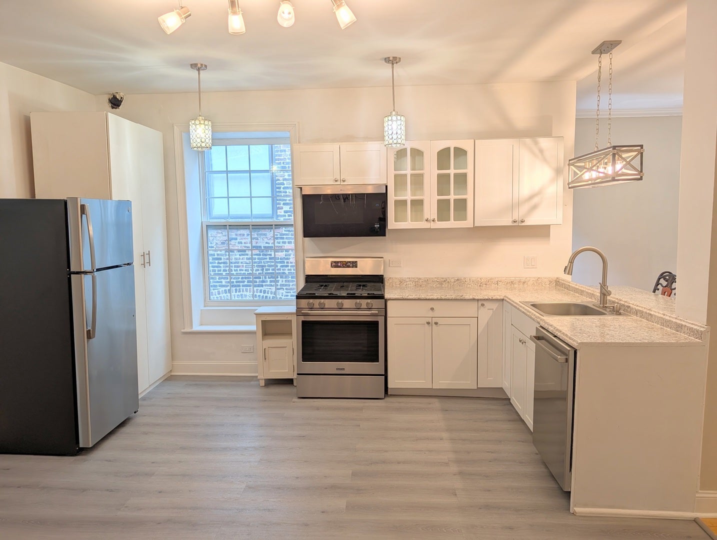 14 W Chestnut Street 4R