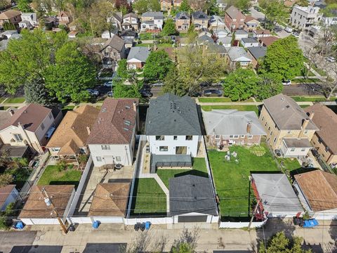 Tiny photo for 6235 N Kedvale Avenue, Chicago, IL 60646 (MLS # 12632419)