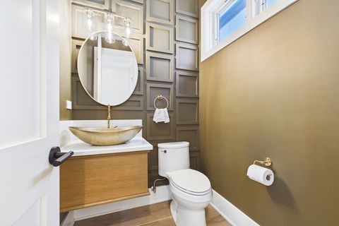 Tiny photo for 6235 N Kedvale Avenue, Chicago, IL 60646 (MLS # 12632419)