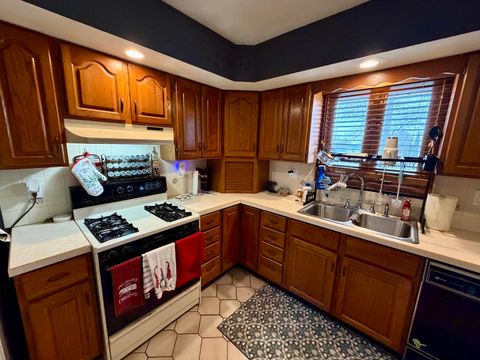 Tiny photo for 2276 Cross Street, Freeport, IL 61032 (MLS # 12541439)