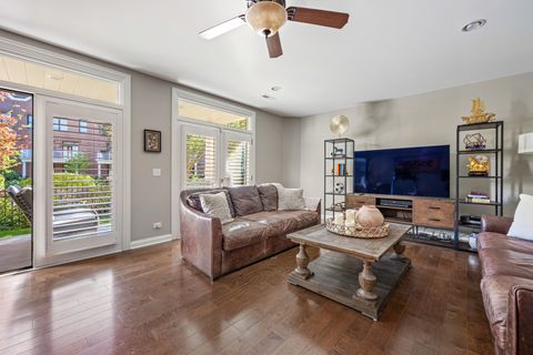 Tiny photo for 1856 Admiral Court, Glenview, IL 60026 (MLS # 12505802)