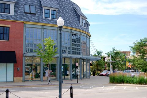 Tiny photo for 1856 Admiral Court, Glenview, IL 60026 (MLS # 12505802)