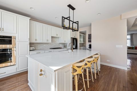 Tiny photo for 1856 Admiral Court, Glenview, IL 60026 (MLS # 12505802)