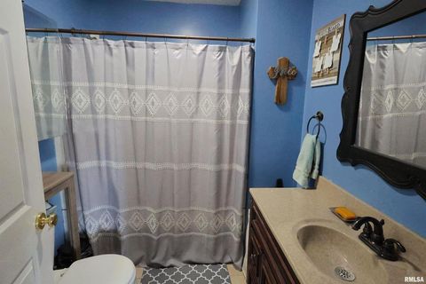 Tiny photo for 290 W 3RD Street, Bonnie, IL 62816 (MLS # EB459924)