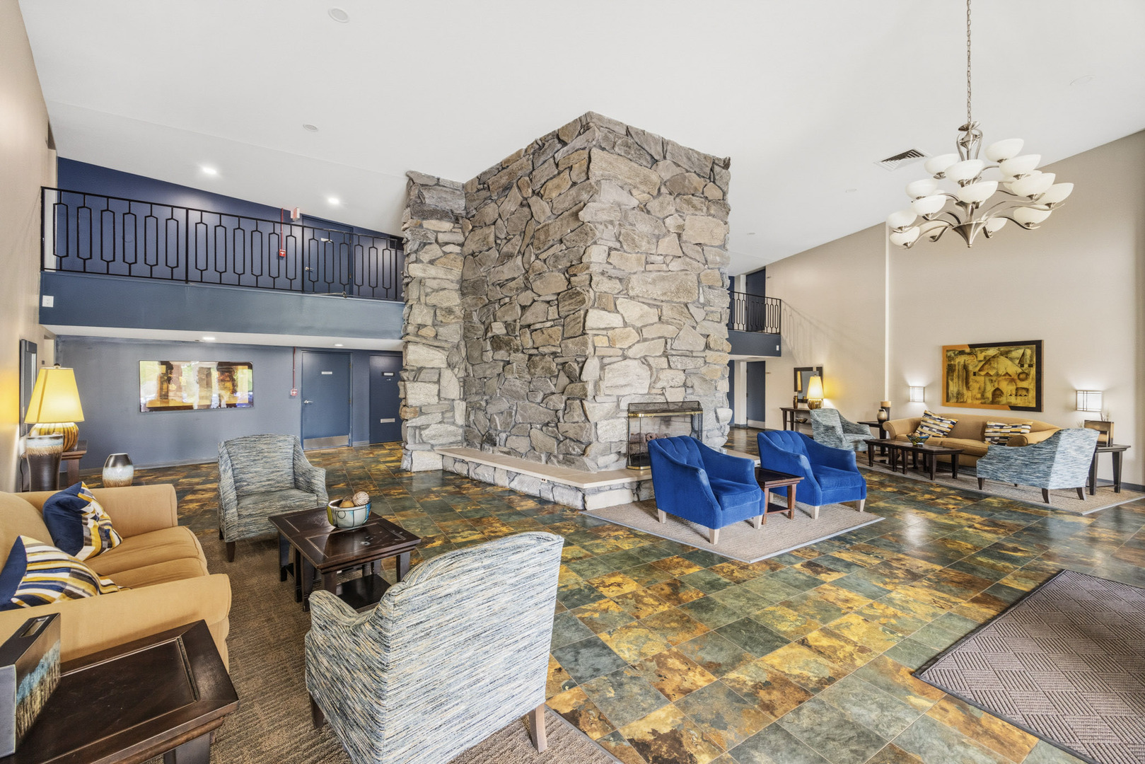 1198 ROYAL GLEN Drive 304A