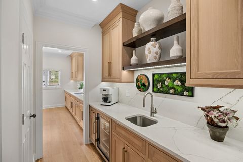 Tiny photo for 408 S Thurlow Street, Hinsdale, IL 60521 (MLS # 12636532)