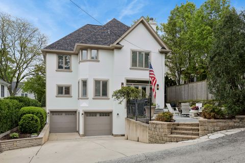 Tiny photo for 408 S Thurlow Street, Hinsdale, IL 60521 (MLS # 12636532)