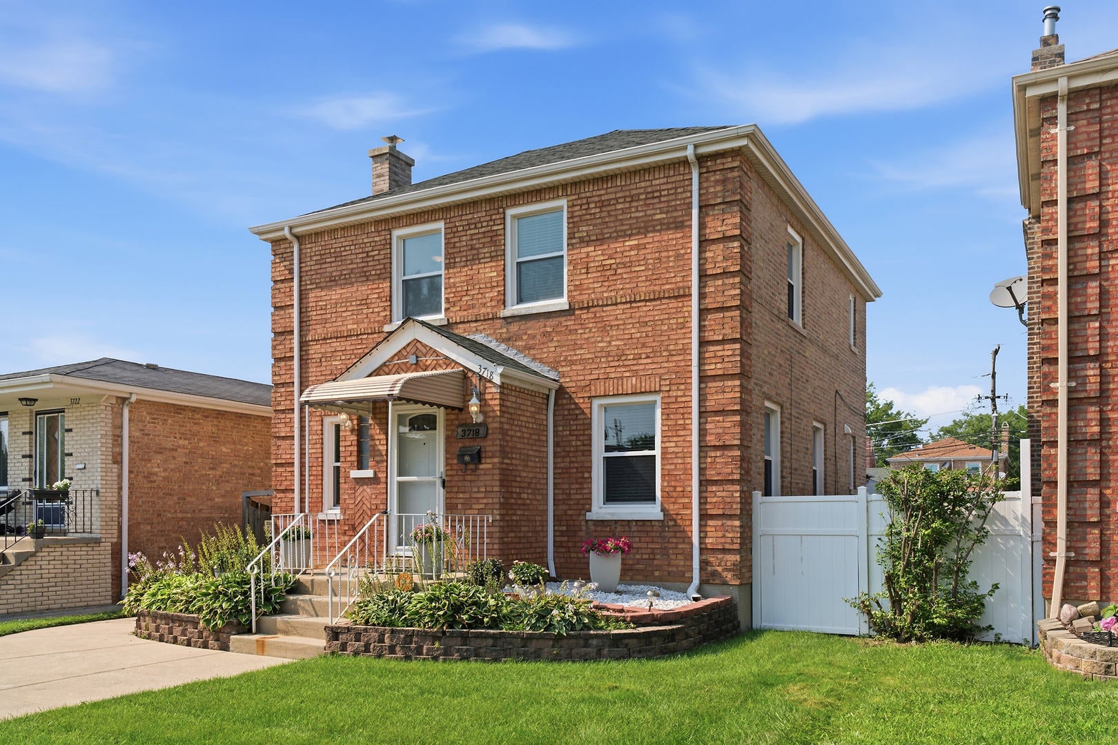 3718 W 67th Place