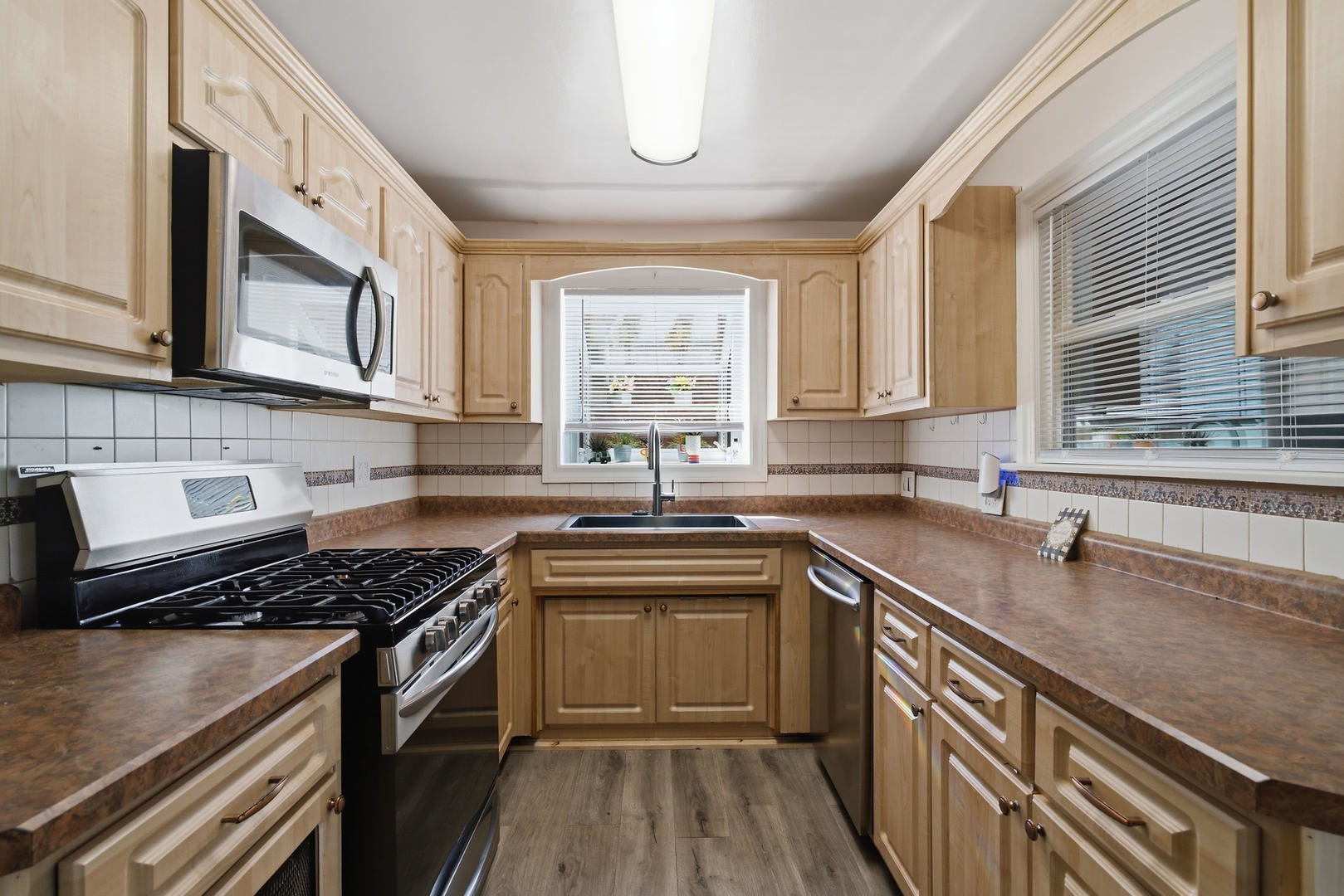 3718 W 67th Place