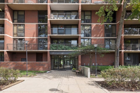 Photo of 3021 S Michigan Avenue #407, Chicago, IL 60616 (MLS # 12776581)