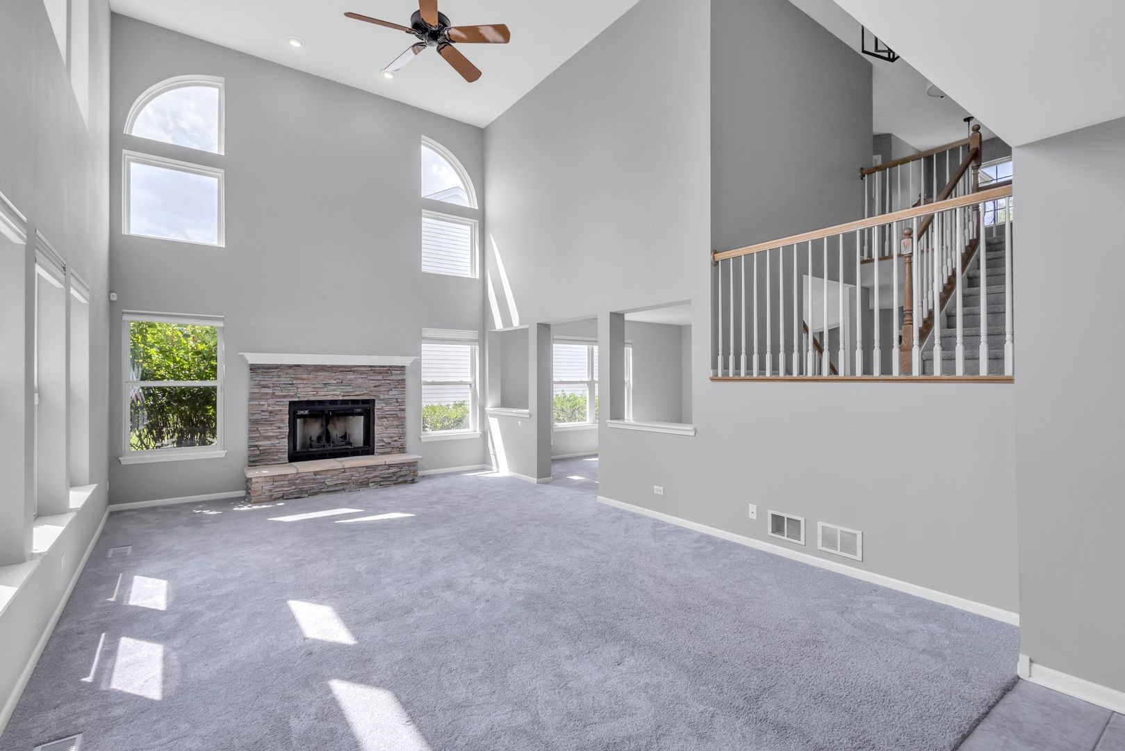 945 Forest View Way