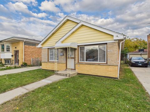 Tiny photo for 235 32nd Avenue, Bellwood, IL 60104 (MLS # 12509584)