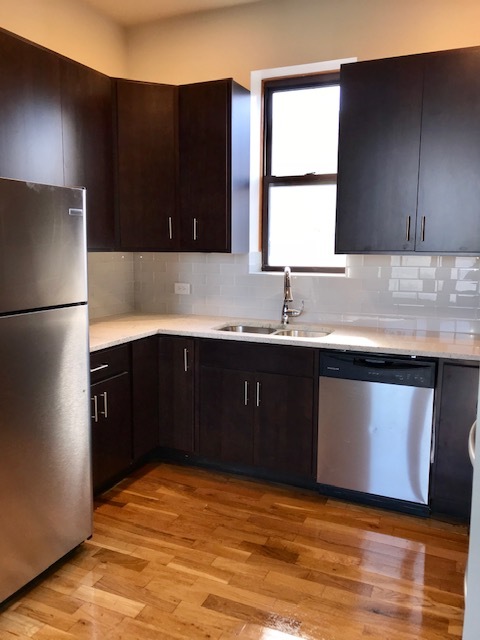1351 W Roscoe Street 2