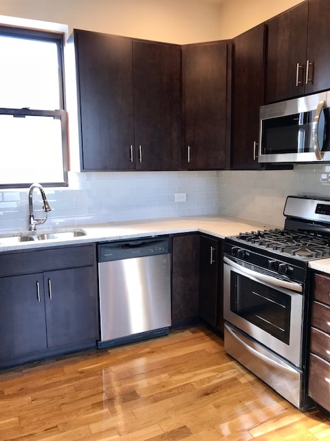 1351 W Roscoe Street 2