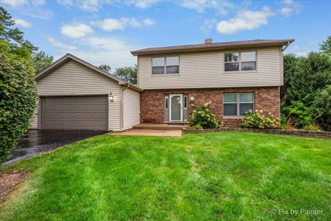 Photo of 635 Pauline Court, Gilberts, IL 60136 (MLS # 12749200)