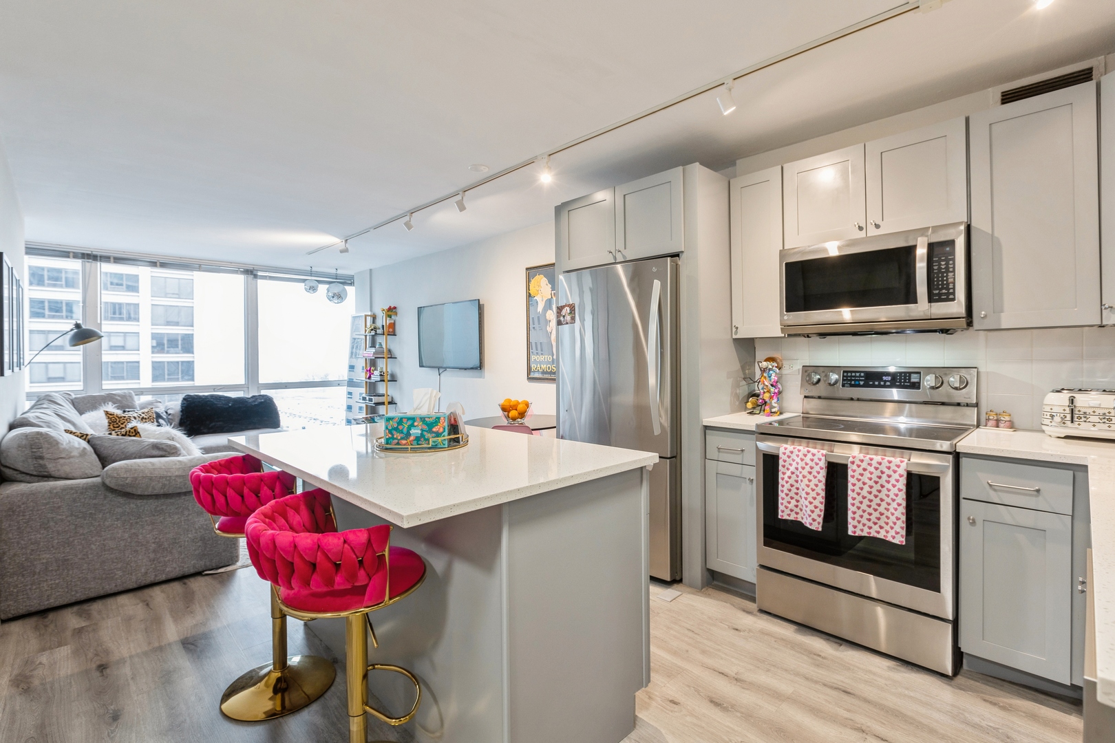330 W Diversey Parkway 1209