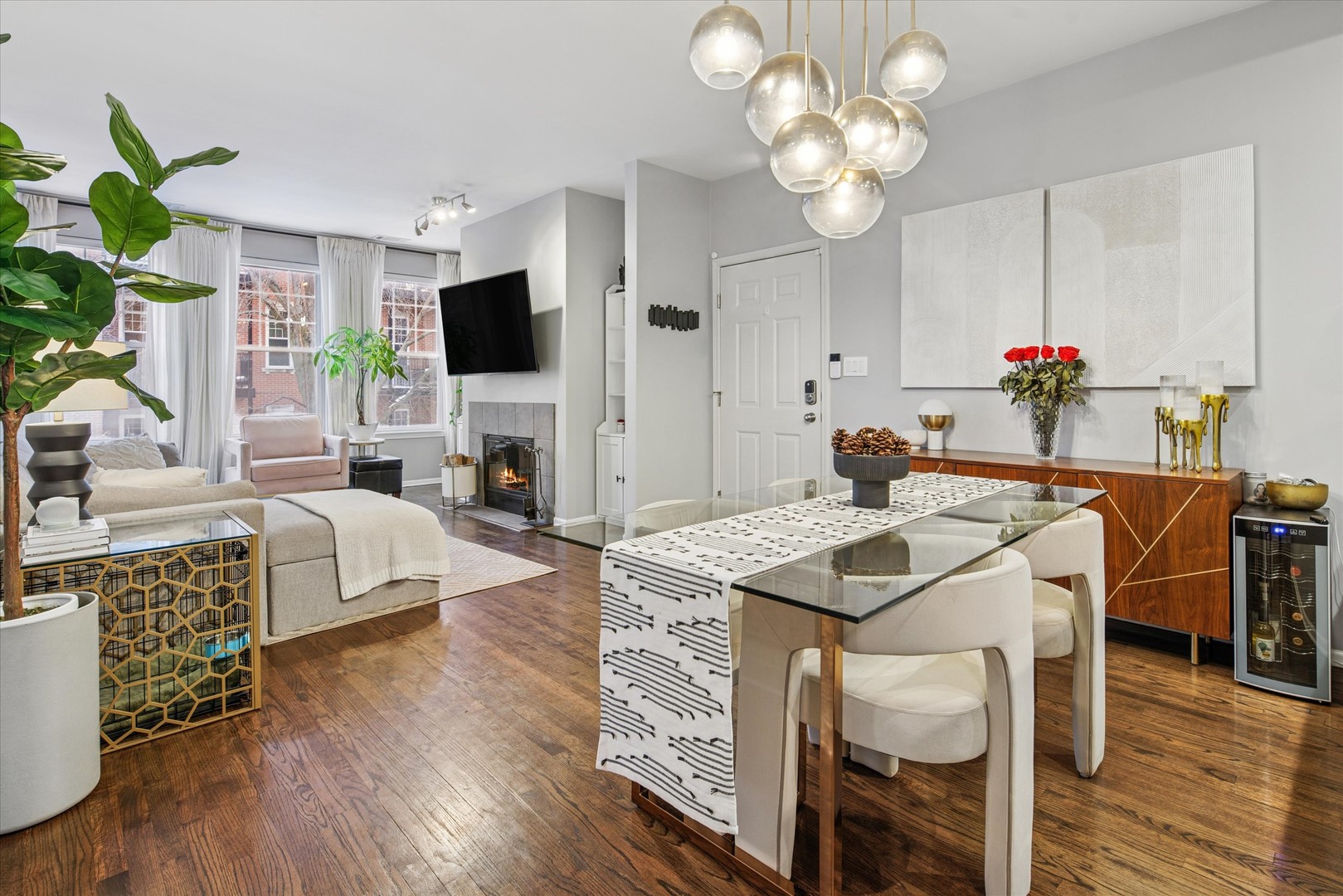 301 W Scott Street 103