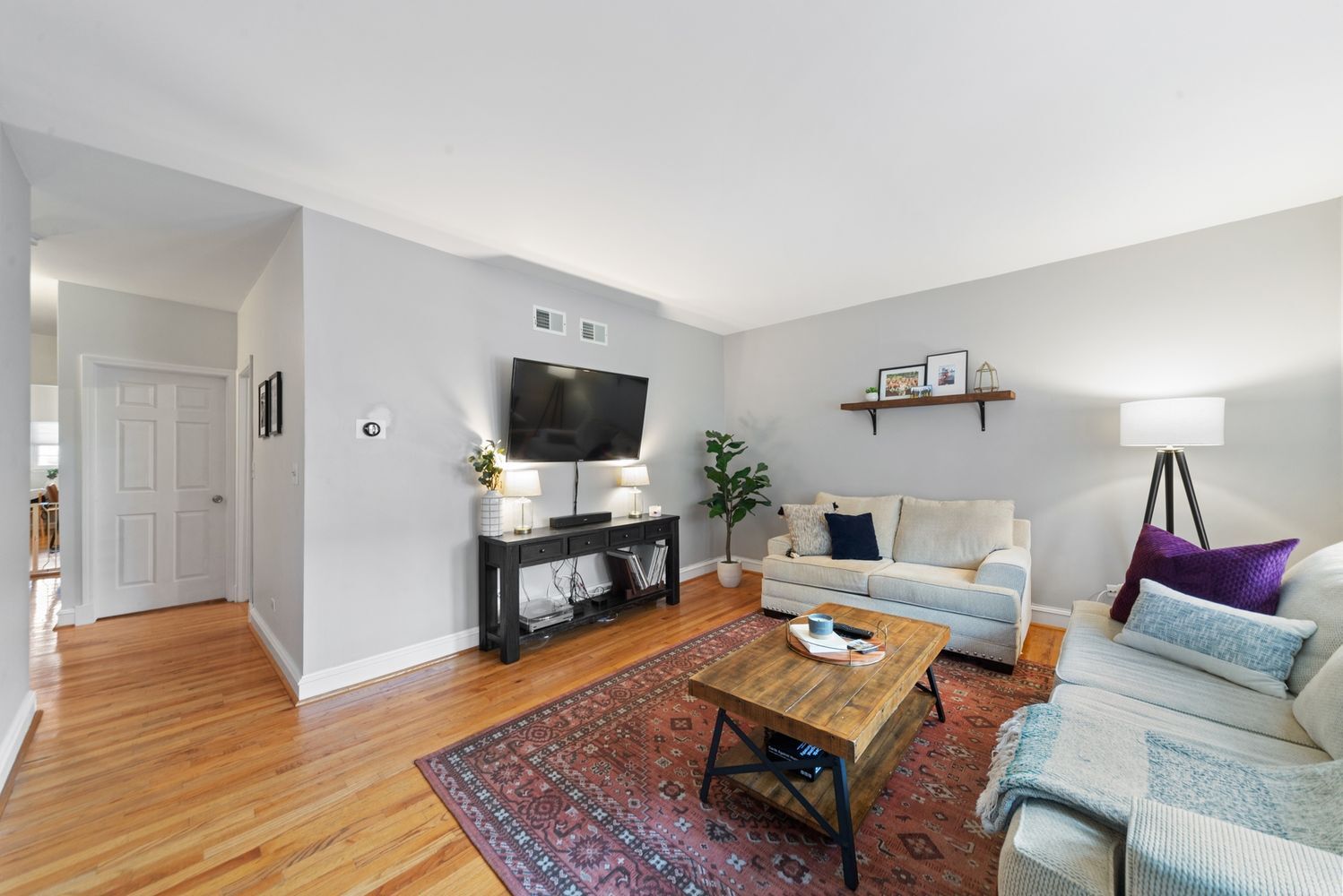 1013 N Paulina Street 1