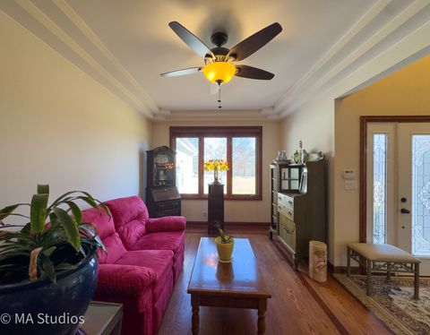 Tiny photo for 9030 Elm Avenue, Burr Ridge, IL 60527 (MLS # 12578255)