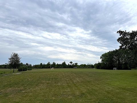 Tiny photo for 590 Oxford Lane, Lindenhurst, IL 60046 (MLS # 12410199)