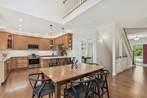 Tiny photo for 590 Oxford Lane, Lindenhurst, IL 60046 (MLS # 12410199)