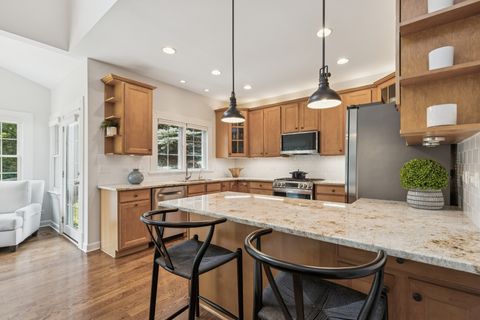 Tiny photo for 590 Oxford Lane, Lindenhurst, IL 60046 (MLS # 12410199)