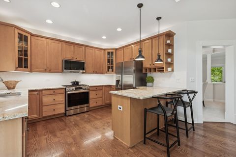 Tiny photo for 590 Oxford Lane, Lindenhurst, IL 60046 (MLS # 12410199)
