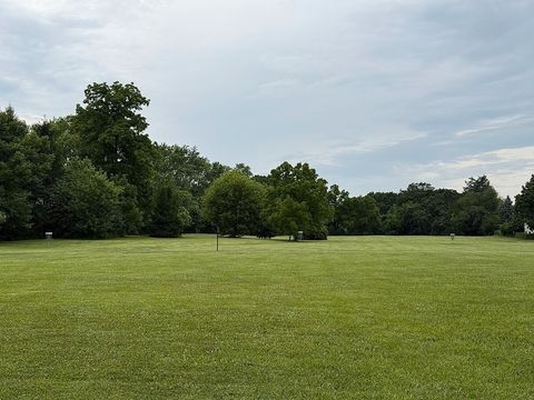 Tiny photo for 590 Oxford Lane, Lindenhurst, IL 60046 (MLS # 12410199)