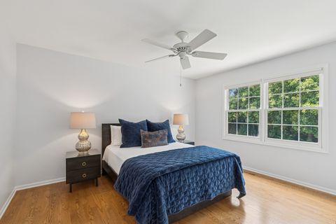 Tiny photo for 590 Oxford Lane, Lindenhurst, IL 60046 (MLS # 12410199)