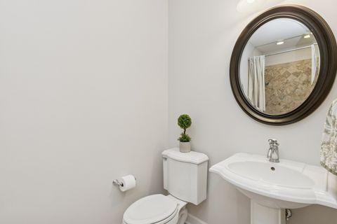 Tiny photo for 590 Oxford Lane, Lindenhurst, IL 60046 (MLS # 12410199)